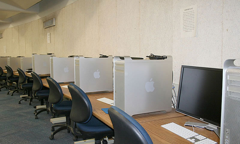 McEwen 103 Sheldon Computer Lab station with iMac computers.